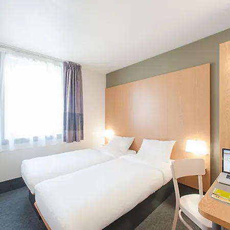 Hotel Sud Marche International 3*
